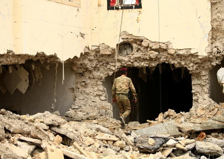 Ben trong bao tang o Mosul bi phien quan IS pha nat-Hinh-10